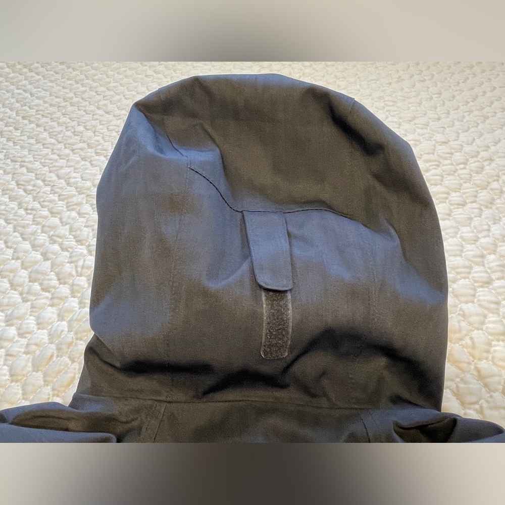 Athleta gray rain jacket. Perfection! - Picture 3 of 12